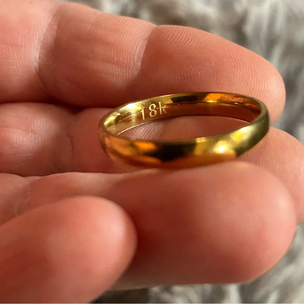Men’s 18kt solid yellow gold 4mm classic dome wedding band NIB 13.5